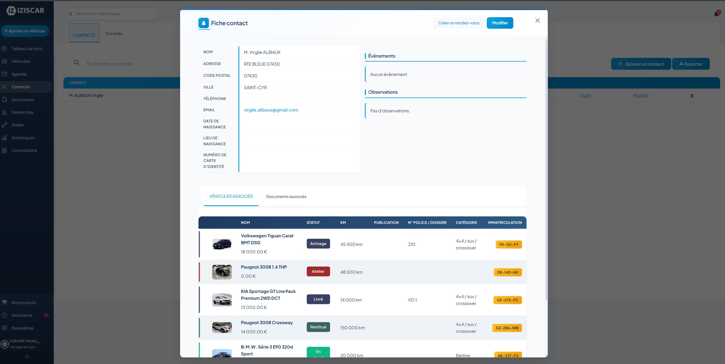 CRM automobile IZISCAR : fiche contact avec véhicules associés et historique client